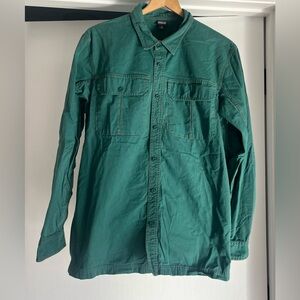 Patagonia Men's All Season Field Shirt in industrial green, 100% organic cotton.